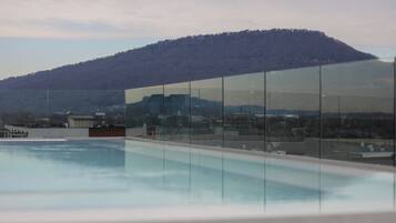 Piscine extérieure (ouverte en saison)