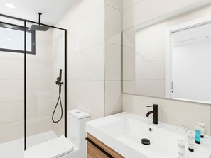 Towels - D438 – Amazing 2-Bedroom Lagoon View with Balcony (Sint Maarten)