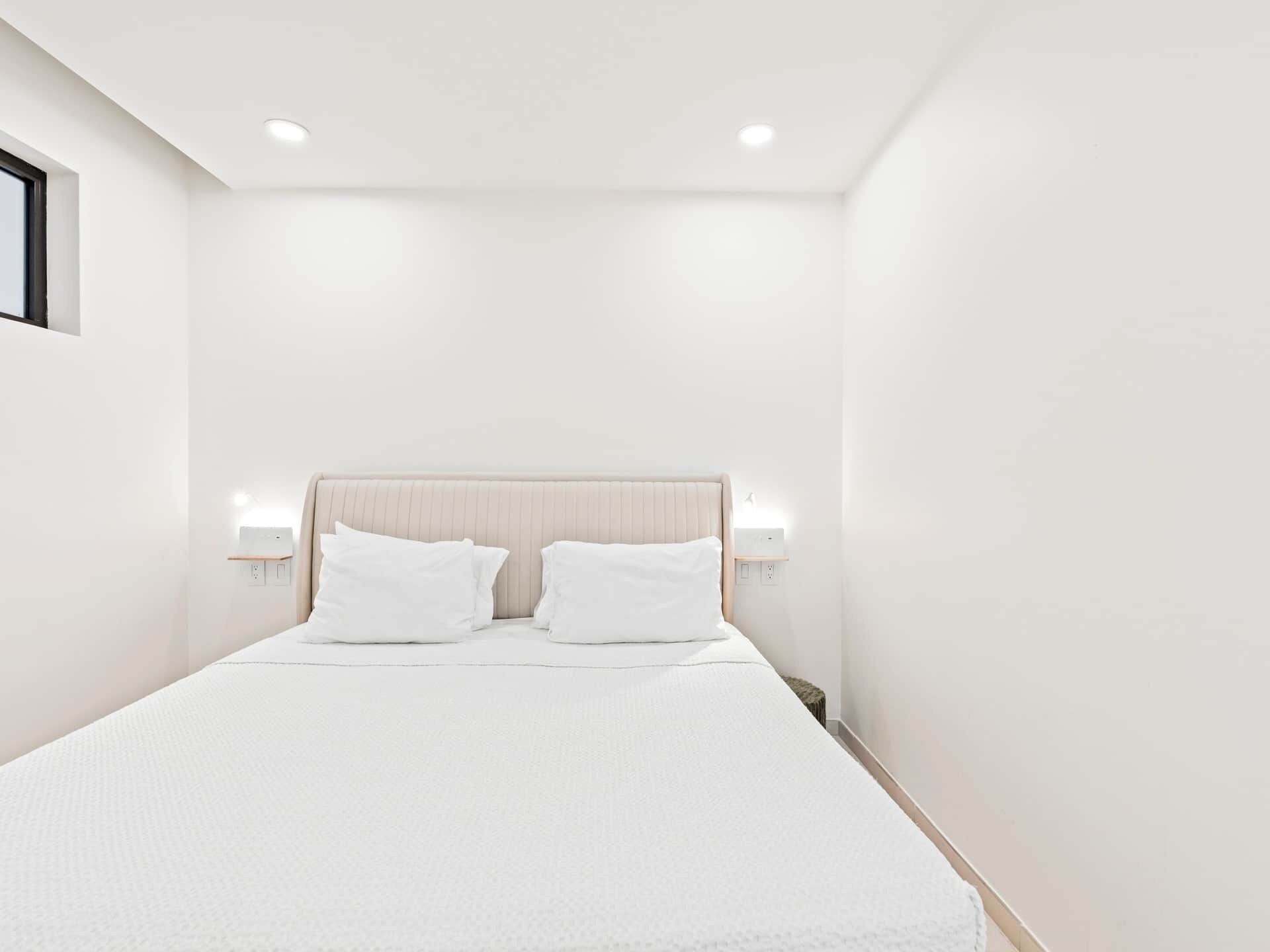 1 chambre, coffres-forts dans les chambres, fer et planche à repasser