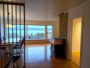 Interior - Aurora Fjord View Escape Narvik, garden, sleeps 10 (Narvik)