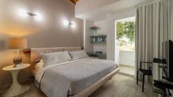 Desk, laptop workspace, free WiFi