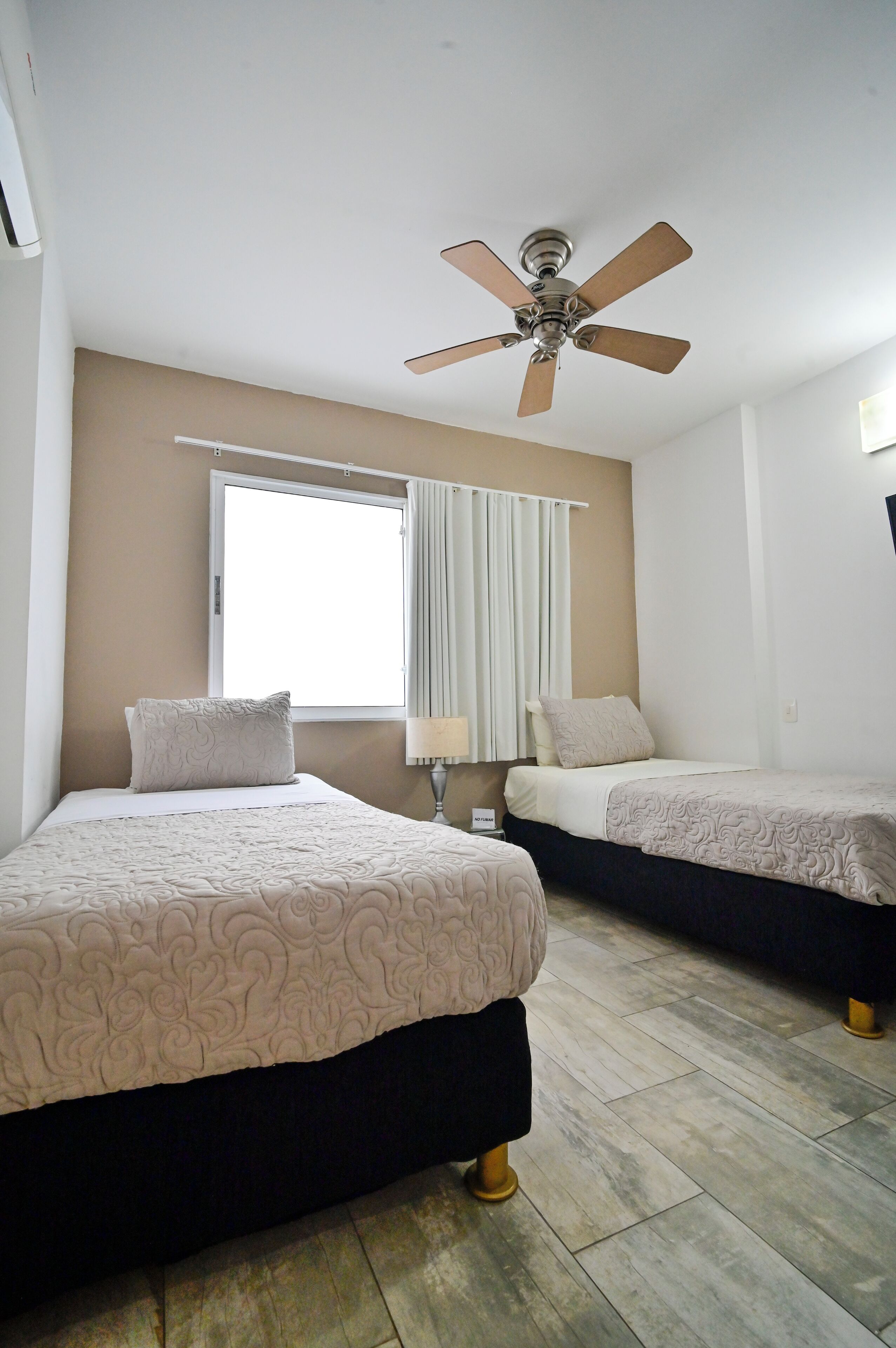 ห้องสแตนดาร์ดทวิน | มินิบาร์, Wi-Fi ฟรี, ผ้าปูที่นอน