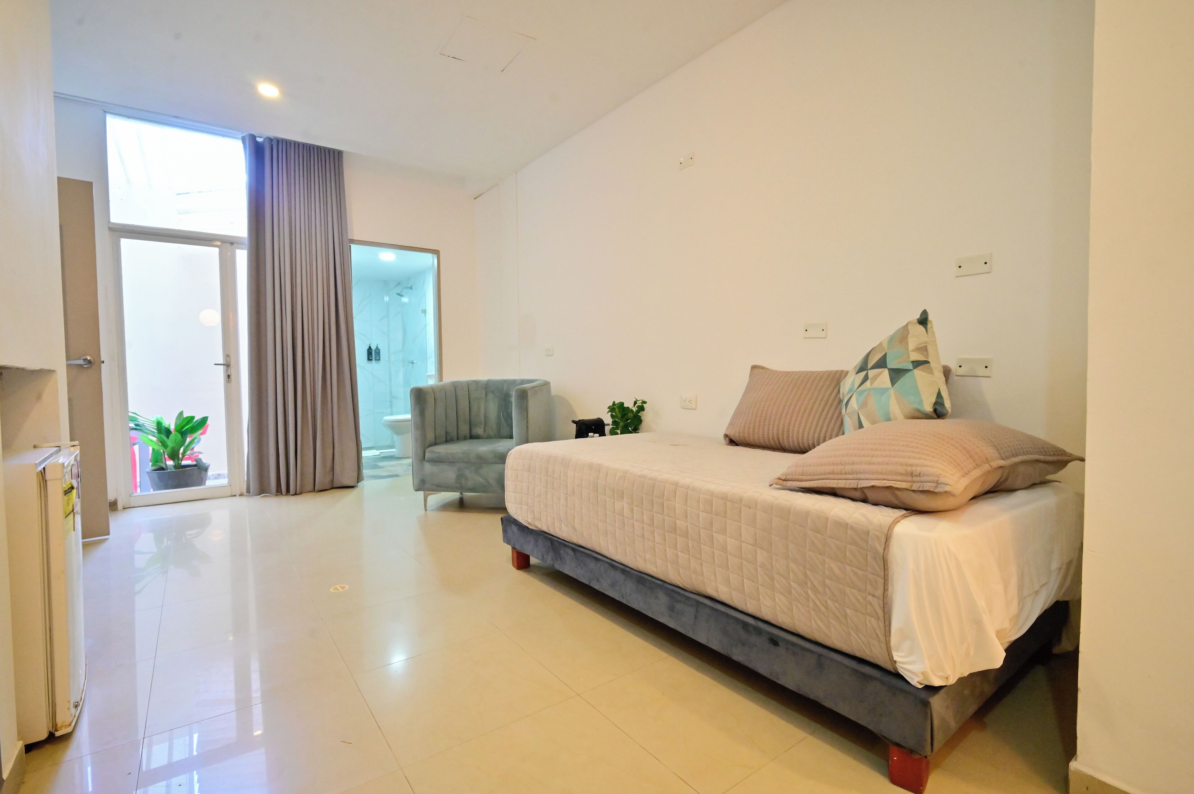 Standard Double or Twin Room | Minibar, individually decorated, free WiFi, bed sheets