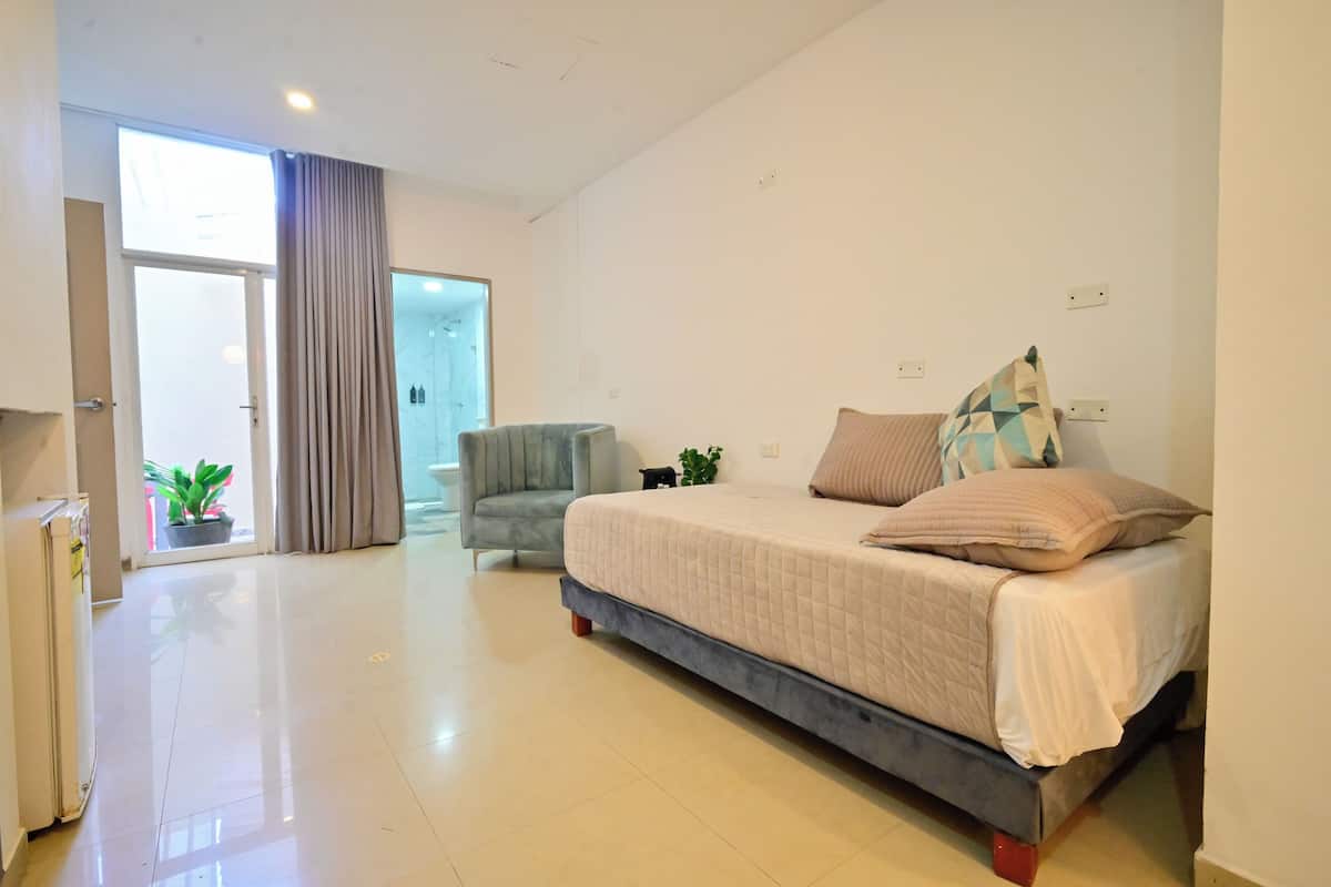 Standard Double or Twin Room | Minibar, individually decorated, free WiFi, bed sheets