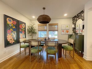 Dining - Chic 4 bedroom Prairie Village retreat in the heart of Kansas City. (Prairie Village)