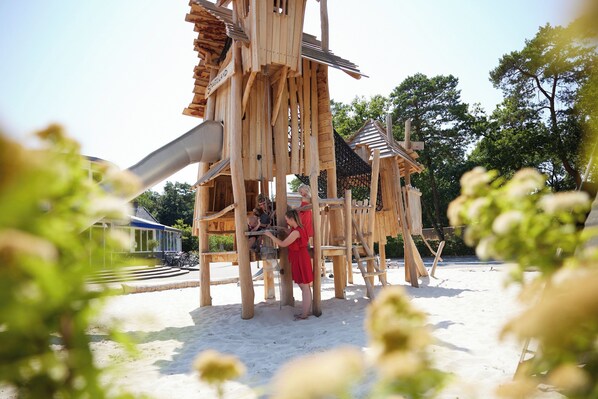 Children's area - Enjoy luxury and comfort in this fantastic accommodation!🌞 (Rheeze)