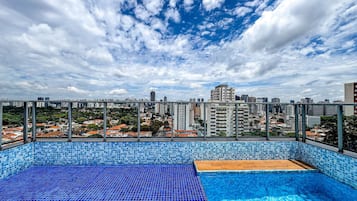 Apartemen | Kolam renang | Kolam renang outdoor