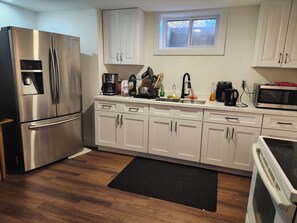 Private kitchen - Forest City Family Style house (London)