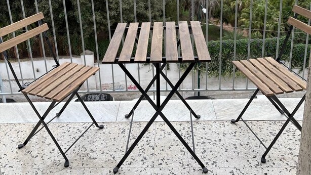 مكتب ومساحة عمل للكمبيوتر المحمول وواي فاي مجانًا