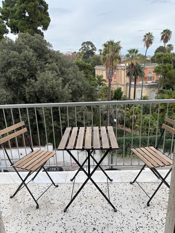 Dobbeltrom – comfort, balkong | Skrivebord, skrivebord for bærbar PC og wi-fi (inkludert)