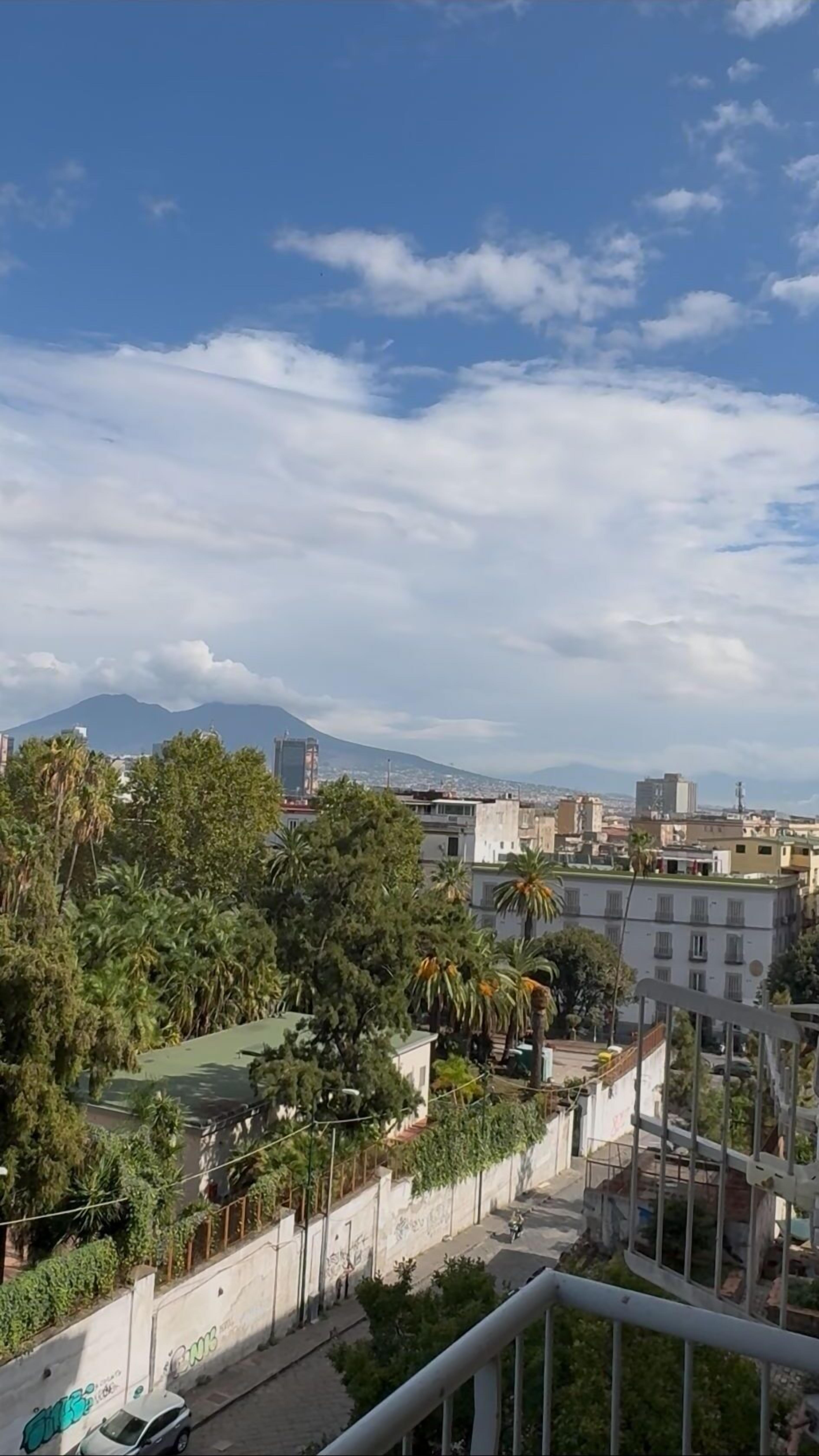 デスク、ノートパソコン用作業スペース、WiFi (無料)