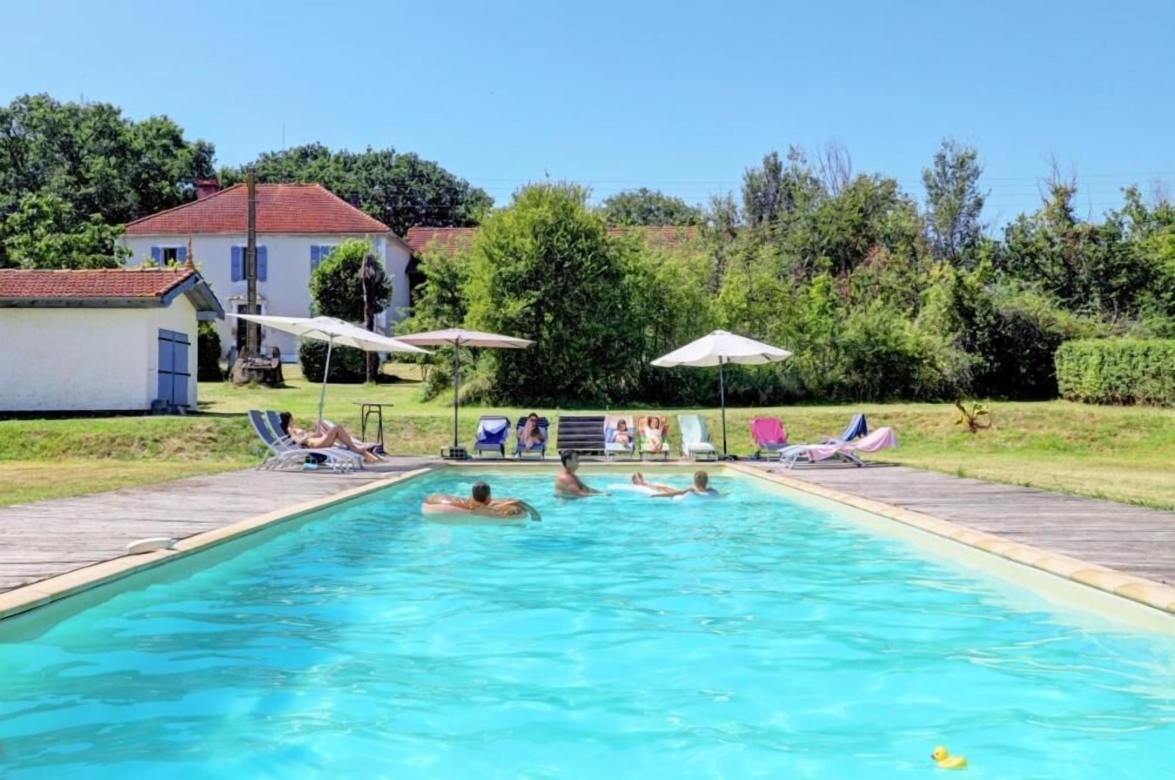 Außenpool (je nach Saison geöffnet)