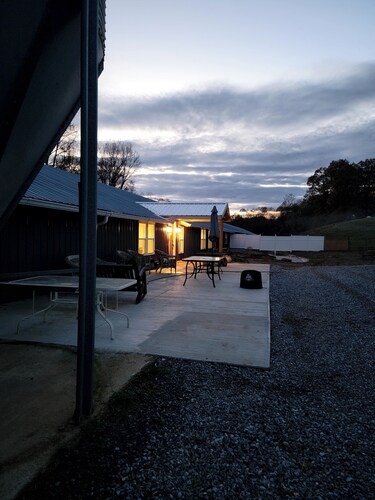 Spacious Beautiful Unique place to stay in Morganton, NC.