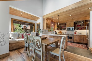 Fridge, microwave, oven, stovetop - A Serene Summer Getaway (Soda Springs)