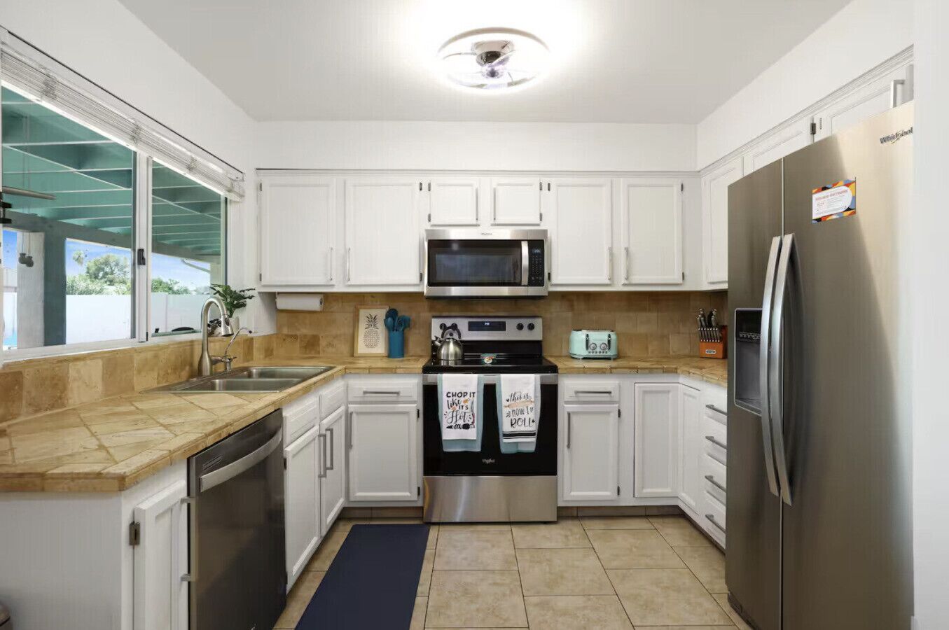 Køleskab, mikrobølgeovn, ovn, kogeplade