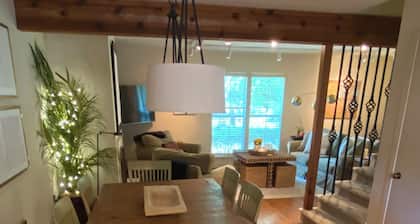 Eden Isle 3-bedroom condo near Greers Ferry lake and short walk to Red Apple Inn