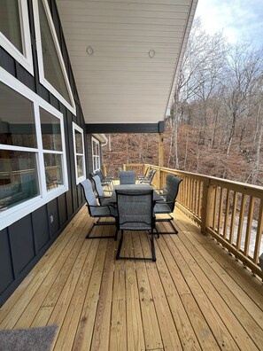 Outdoor dining - 8BR Lakefront Lux Retreat: Private Dock, Sleeps 28 (Speedwell)