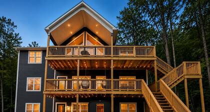 8BR Lakefront Lux Retreat: Private Dock, Sleeps 28