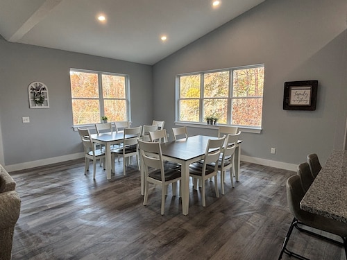 8BR Lakefront Lux Retreat: Private Dock, Sleeps 28