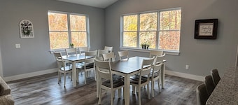 8BR Lakefront Lux Retreat: Private Dock, Sleeps 28