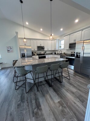 Fridge, microwave, oven, stovetop - 8BR Lakefront Lux Retreat: Private Dock, Sleeps 28 (Speedwell)