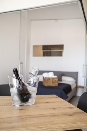 Wi-fi (inkludert) og sengetøy