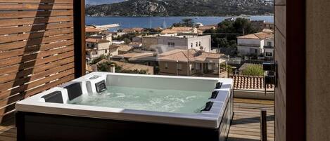 Bain à remous extérieur