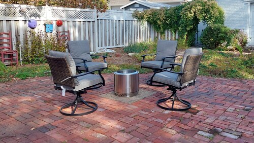 Charming peaceful getaway 3 bedrooms 2 bath lovely porches serene secluded patio