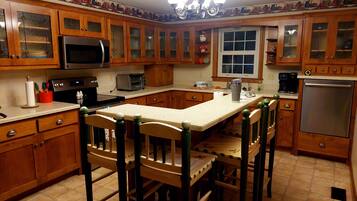 Frigorífic, microones, forn i placa de cuina