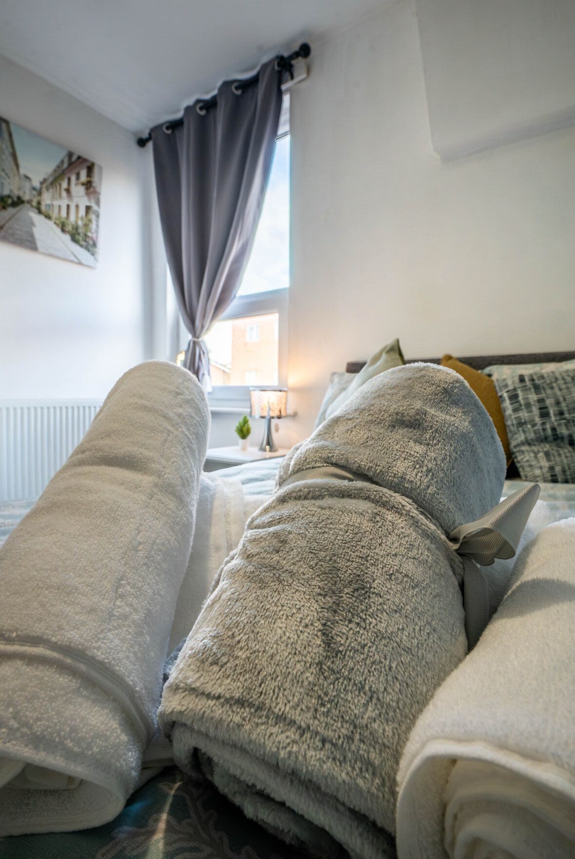 4 bedrooms, iron/ironing board, WiFi, bed sheets