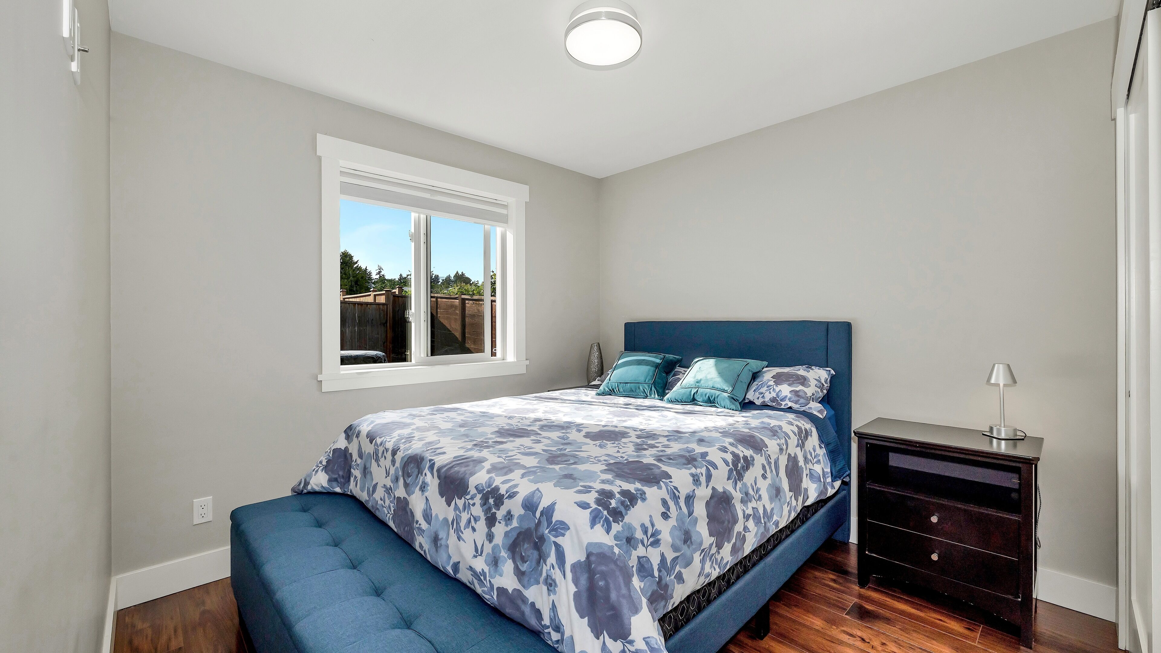 2 bedrooms, desk, iron/ironing board, travel crib