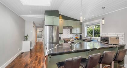 KNOCKAN HILL RENTALS - PRIVATE GARDEN SUITE