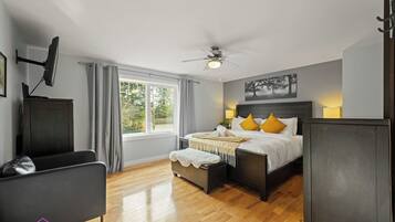 2 Schlafzimmer, Schreibtisch, BĂŒgeleisen/BĂŒgelbrett, Reisekinderbett