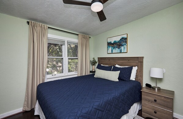 2 bedrooms, iron/ironing board, WiFi, bed sheets