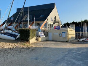 Exterior - Large family house for 8 people 400 m from the sea (Hauteville-sur-Mer)