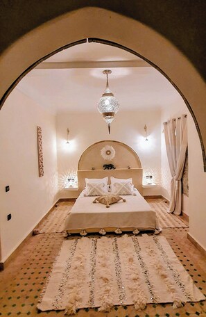 3 bedrooms, in-room safe, travel cot, free WiFi - ❤️ New on Abritel! 🌵 Riad Dar Cactus Bleu 🌵, Marrakech medina (Marrakech)