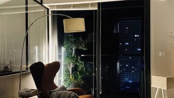 Comfort Condo, City View | Living room