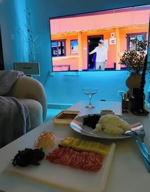 컴포트 콘도, 시내 전망 | 거실