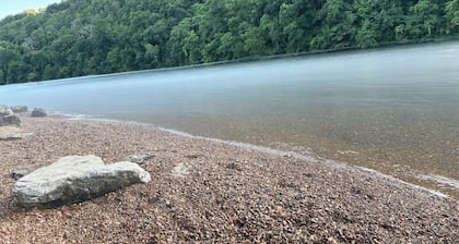 Daysailer #217 @Bel Arco on Bull Shoals Lake