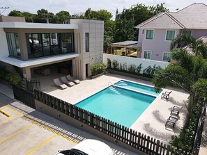 Pool - Fabulous 3-bedroom apartment in Santiago de los Caballeros near the airport. (Santiago de los Caballeros)