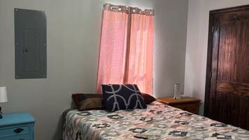 2 bedrooms, internet, bed sheets