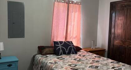 Tranquil 2-bedroom apartment next to Orbison Park