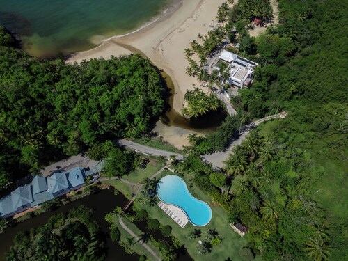 Luxury Hills Aparthotel