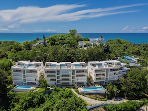 2 kolam renang outdoor