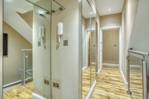 Interior - Notting Hill/Hyde Park - Cosy 2 Bed 2 Bath (Greater London)
