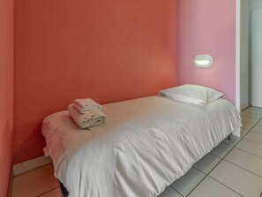 Apartment | 1 bedroom, iron/ironing board