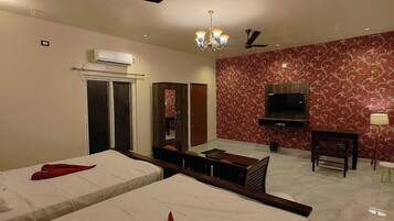 5 bedrooms, iron/ironing board