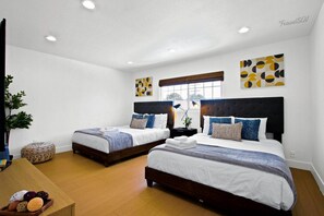 Una scrivania, ferro/asse da stiro, Wi-Fi, lenzuola