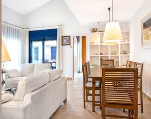 Dining - Kim Duplex Apartment in Costa Brava (Palafrugell)