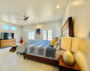 Iron/ironing board, bed sheets